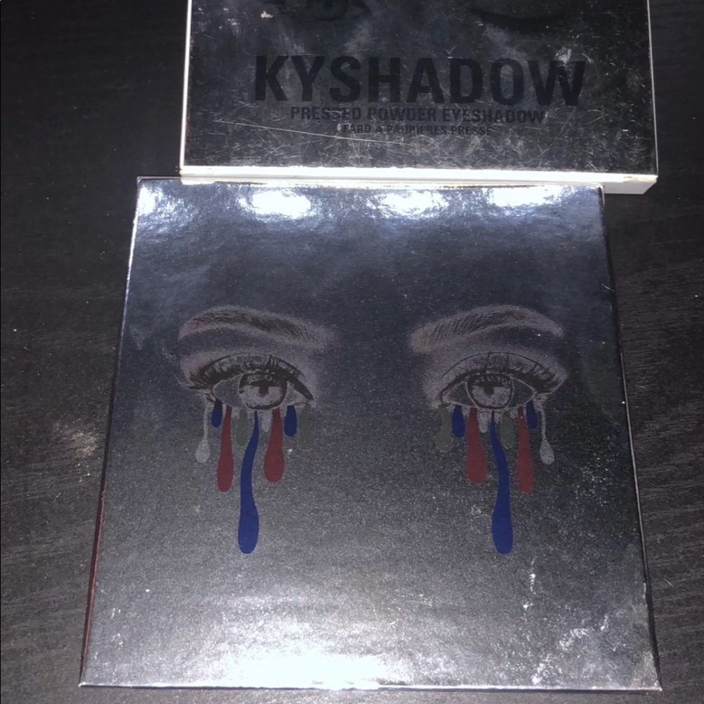 KYLIE Cosmetics LIMITED EDITION Holiday Palette